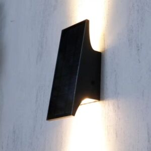 جداري طاقة شمسية 700 لومين - اسود - 4000 كلفن