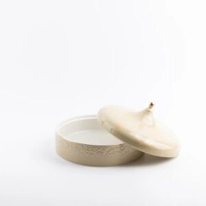 تمرية حجم كبير من جوار - كريمي وذهبي