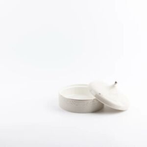 تمرية حجم وسط من جوار - بيج وفضي