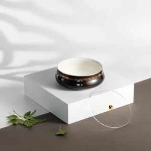 تمرية حجم وسط من نقش - اسود وذهبي