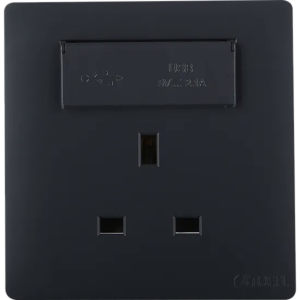 فيش ثلاثي مع منفذ USB ابوغطاء بيانو توفل - اسود